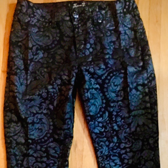 7 for All Mankind Jeans - Picture 1 of 3